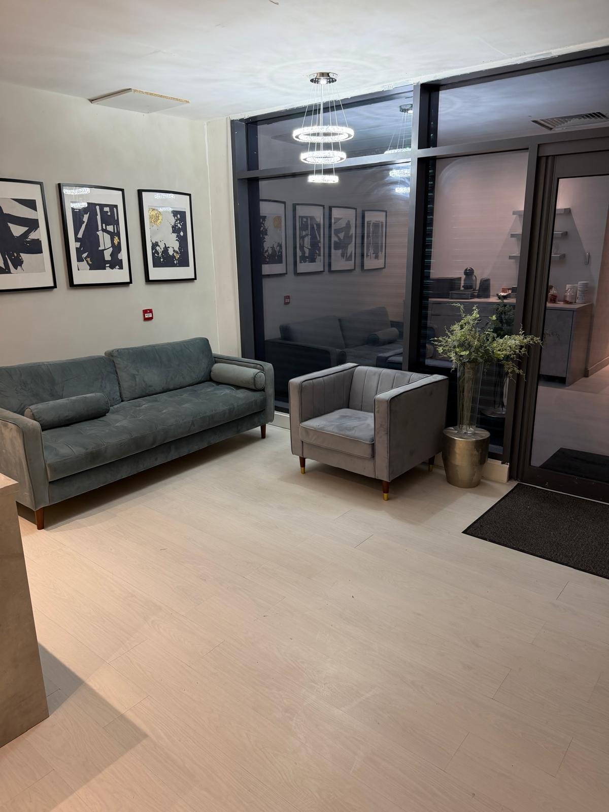 Evolve clinic exterior image